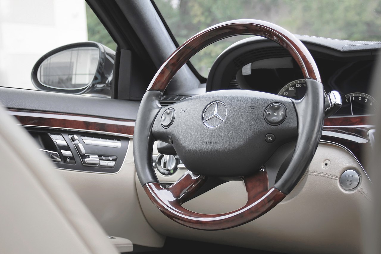 Mercedes-Benz - 26  2016  09:54