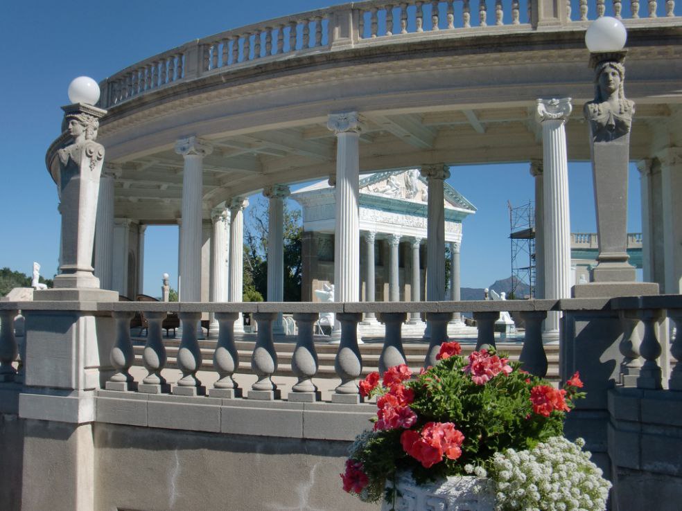     .- (Hearst Castle,    )  ... - 8