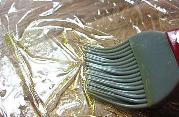 Яйца-пашот "Мешочки" Приготовление: 1. Нам понадобится пищевая пленка, на каждое яйцо ... - 3