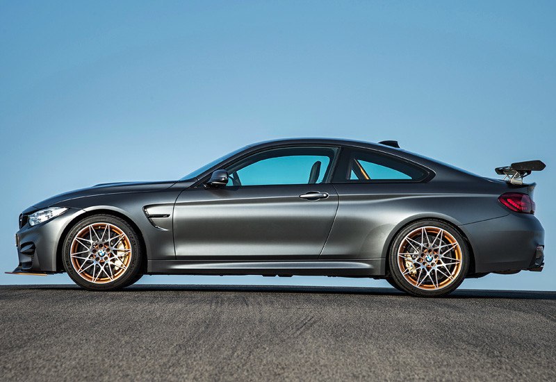 BMW M4 GTS.  305 /  100 / 3.8   500 ... - 2