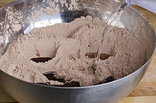 Быстрые шоколадные кексы без яиц.Ингредиенты:375 г муки400 г сахара60 г какао порошка14 г ... - 6