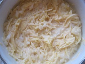 КУРИЦА ЗАПЕЧЁННАЯ ПОД ТЕРТЫМ КАРТОФЕЛЕМ.ИНГРЕДИЕНТЫ: Филе куриное-2 шт Картофель крупный-4 шт Лук ... - 6