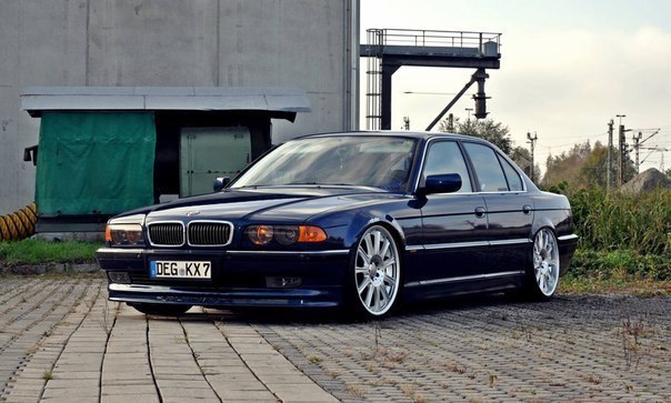 BMW 7 Series E38 - 2