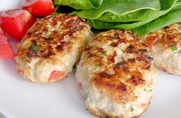 Куриные котлеты с кабачком и рисом.на 100грамм - 109.15 ккалБ/Ж/У - 12.82/1.32/10.81Ингредиенты:Филе ...