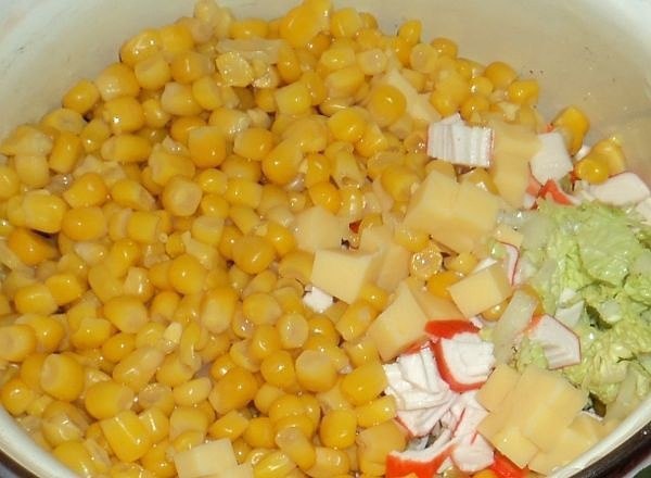Салат с пекинской капустой и крабовыми палочками. Пекинскую капусту я открыла для себя совсем ... - 4