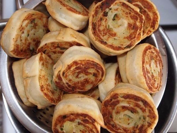 Алупатры (картофельные рулетики).Еще одна вкуснятина! Которая, как обычно, очень легко ...