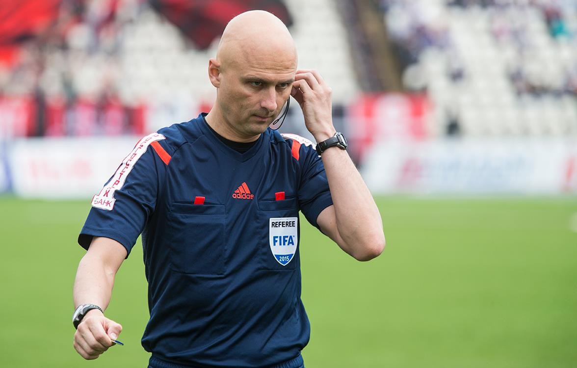 FIFA referee Сергей