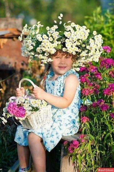 A мне не нaдо многого для счaстья.Скaжу вaм честно, прaвду не тaя, — Букет ромaшек, крепкие объятья ... - 3