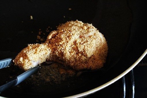 Хрустящие куриные ножки. Ингредиенты: Куриные ножки — 5 шт. Яйцо — 1 шт. Кетчуп — 1 ст. л. ... - 9