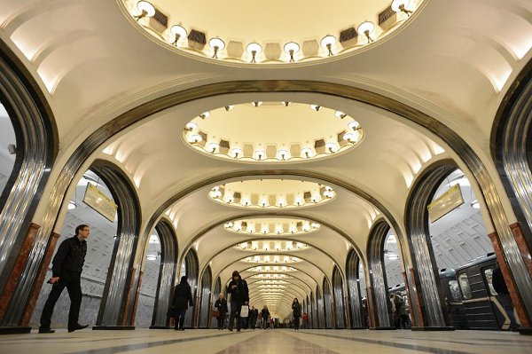Самые красивые метро в Европе. 1. Москва. 2. Санкт-Петербург 3.Неаполь 4. Стокгольм. 5. Москва. 6. ... - 5