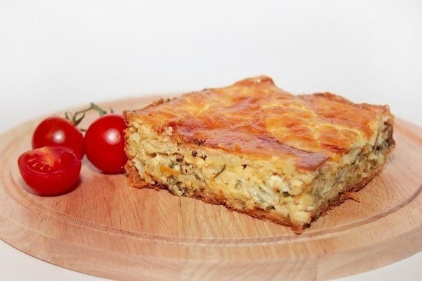 Пирог с сыром и луком.Ингредиенты:Мука 1 стакан;Маргарин 125 г;Сметана 3 ст.л.;Сода по вкусу;Лук 2 ...