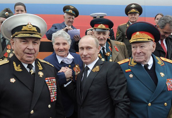 Президент поздравит ветеранов.Поздравления от Главы государства доставят почтальоны Почты России: ...