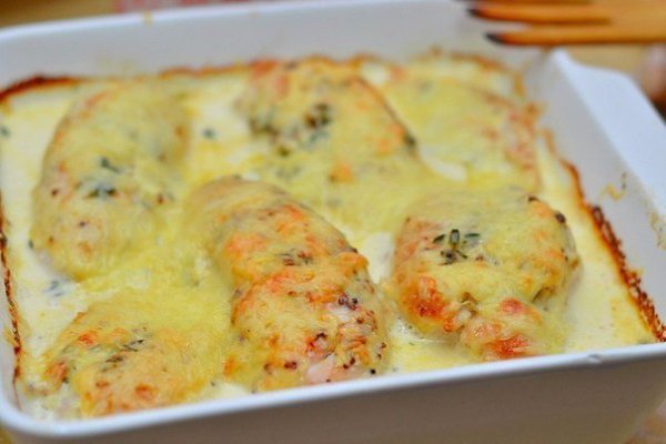 Куриное филе в сливочном соусе. Ингредиенты: Куриное филе — 1 кг Сливки жирные — 1 чашка Горчица — 1 ...