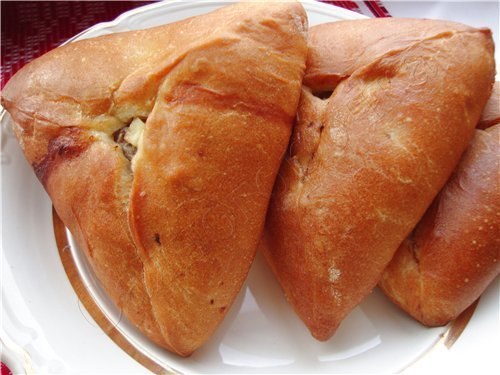 Очень вкусные пироги с мясом, картошкой и луком! тесто 2/3 стакана ледяной воды 100 мл растительного ...