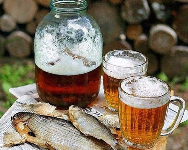 *.Все девочки как девочки: любят мартини, ананасы и горький шоколад. Одна я люблю пиво, пельмени и ...