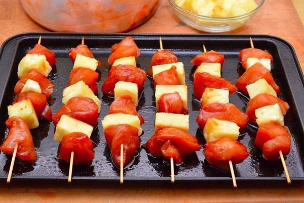 Шашлык из курицы с ананасом.Ингредиенты:Грудки куриные — 2 шт.Ананас — 1 шт.Кетчуп — 100 млСоус ... - 5