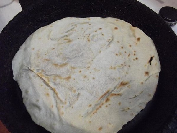 Домашний лаваш. Я очень люблю ЛАВАШ. Но в магазине он не очень вкусный, долго искала рецепт, вот ... - 8