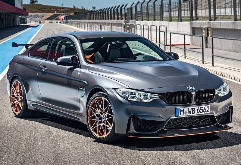 BMW M4 GTS.  305 /  100 / 3.8   500 ...