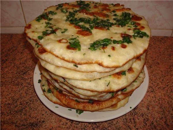 Быстрое дрожжевое тесто. Лепешки с чесноком.