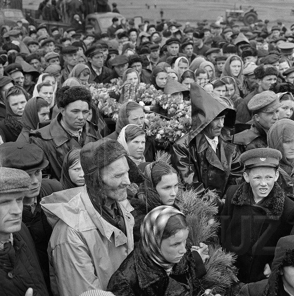 Митинг в память сороколетия гибели комиссии Федора Подтелкова. У хутора Пономарев. Ростовская ...