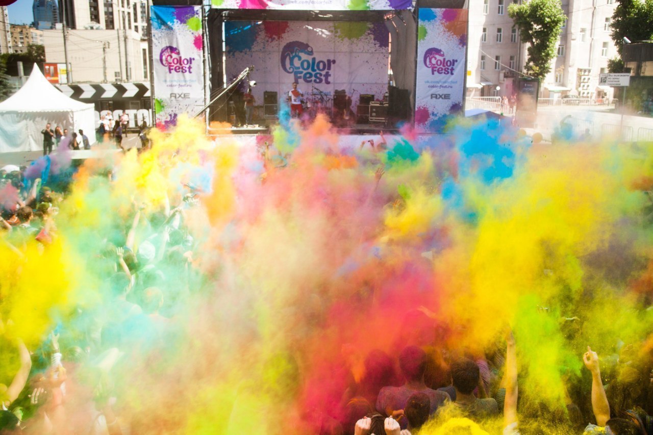 Фестиваль красок холи. Фестиваль красок спб 2024. Праздник красок. Colorfest спб 2024. Фестиваль красок дети.