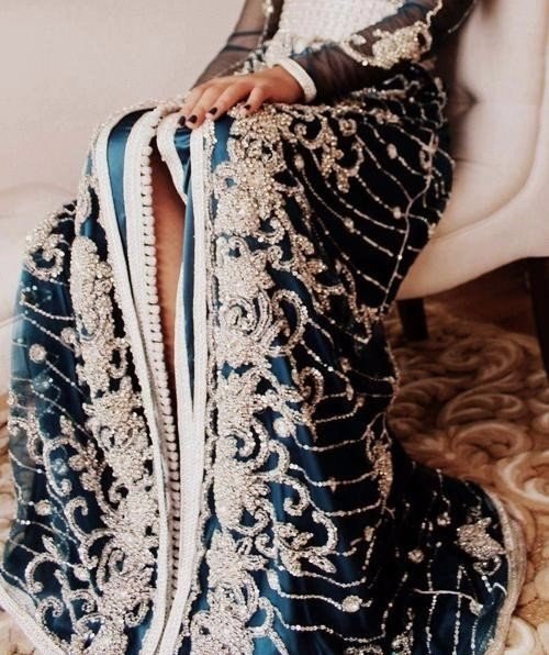 Раньше дефицитом считалась черная икра и импортные джинсы. Сегодня же в дефиците искренность, ...