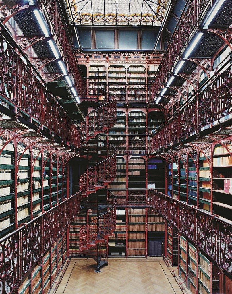 General library. Парламентская библиотека Handelingenkamer. Handelingenkamer. Библиотека в Нидерландах. Национальная библиотека Токио. Национальная парламентская библиотека.