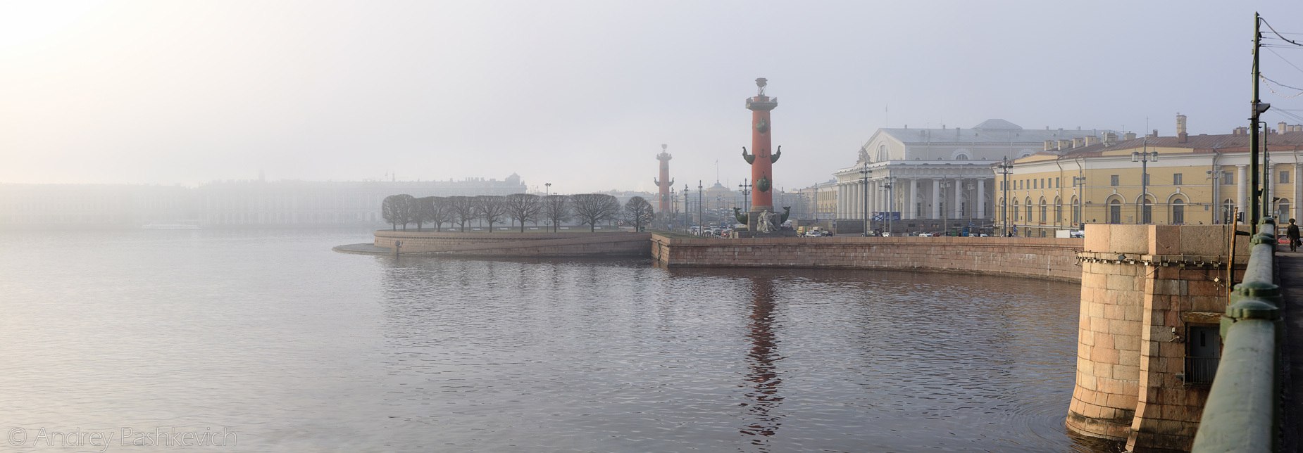 В Питере пить в стаканчике кофе, В Питере летом накидывать кофту, В Питере думать, ловя вдохновение, ...