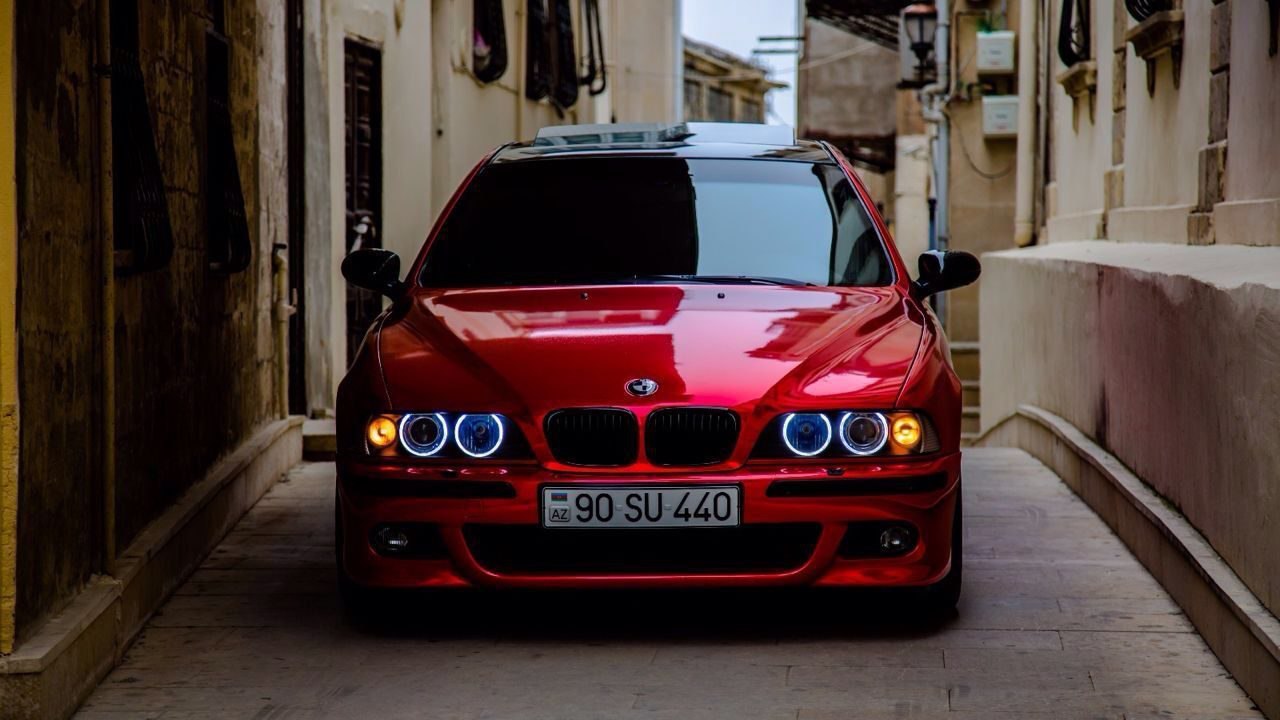 BMW (E39)