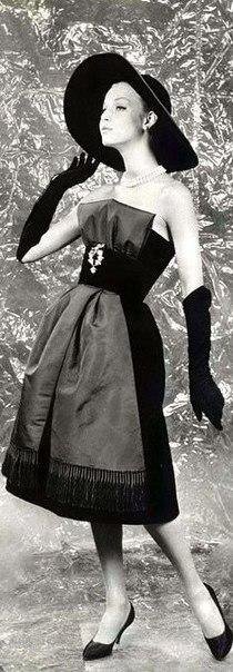  Nina Ricci, 1950-. - 5