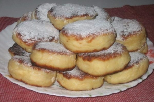 Самые пышные сырники.Ингредиенты:-500 г творога,-по 2 ст.л. муки,-сахара и два яйца,-по 1/2 ч.л. ...