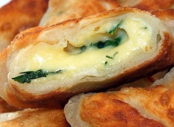 Кефирные конвертики с сыром.Ингредиенты:Тесто:-1 стак. кефира.-2 стакана муки (соль, сахар по вкусу, ... - 3