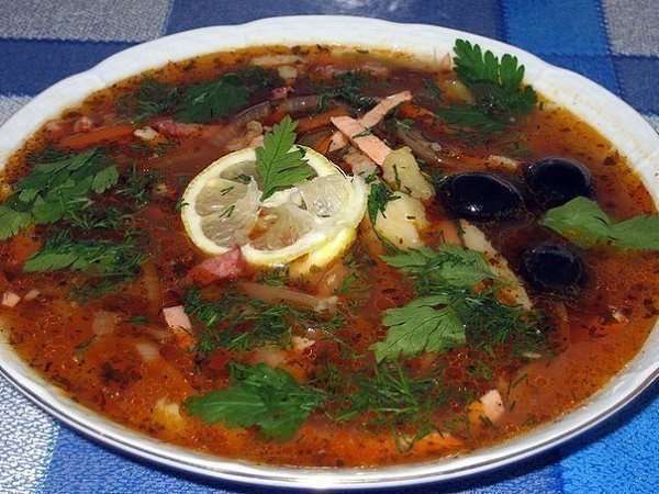 Солянка сборная мясная.Ингредиенты:бульон из говядины - 2 л мясо отварное (говядина) - 200 - 300 ...