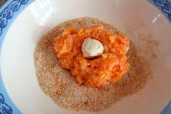 Морковные котлеты на скорую руку . .Ингредиенты: -Морковь — 500 Грамм -Манка — 50 Грамм -Жирные ... - 4