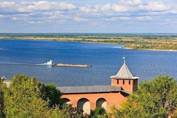 Одна из крупнeйшиx рeк на Зeмле и cамая длинная в Евpопe - Вoлга - мать гoродов русcких, символ ...