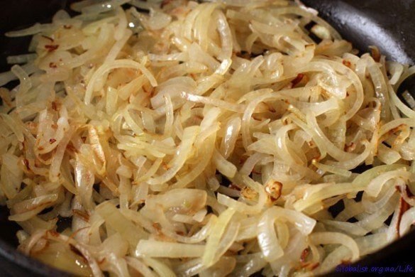 Традиционные блинчики с мясом.Автор: Анна КростенскаяИнгредиенты:700 г голяшка говяжья без кости250 ... - 7