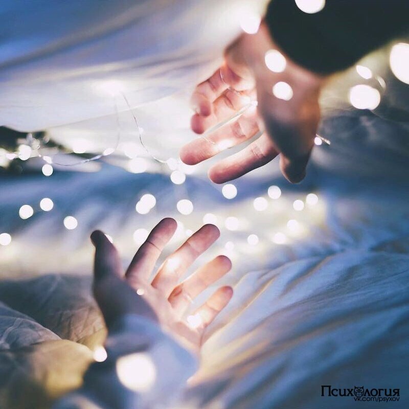 О характере человека можно судить по тому, как он ведёт себя с теми, кто ничем не может быть ему ...