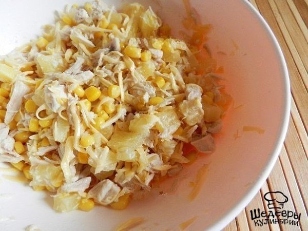 САЛАТ С КУРИЦЕЙ, СЫРОМ И АНАНАСОМ.Идеальное сочетание :)ИНГРЕДИЕНТЫ: 1 куриное филе; 50 г твердого ... - 5