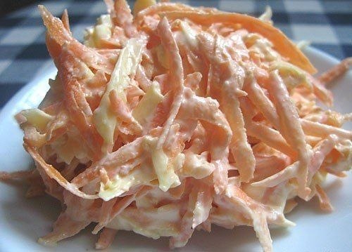 МОРКОВНЫЙ САЛАТ с сыром и чесноком.Ингредиенты:1 крупная морковка (или 2 средних)100 гр. сыра1-2 ...