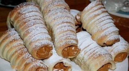 Трубочки со сгущенным молоком. Ингредиенты дрожжевое слоеное тесто 500 гр. вареная сгущенка 1 банка ... - 7