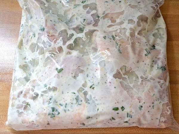 Курица в маринаде по-гречески. Вам потребуется: йогурт (без ароматизаторов) 1 стакан курица (ножки, ... - 4