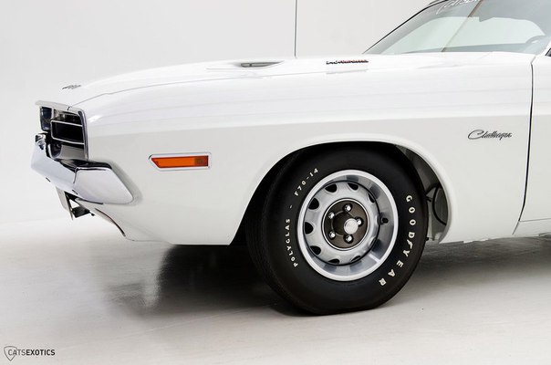 1971 Dodge Challenger R/T - 5