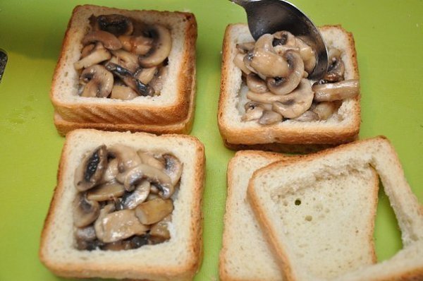 Необычные и вкусные бутерброды к завтраку.Ингредиенты:-16 кусочков белого тостерного хлеба (у нас ... - 3