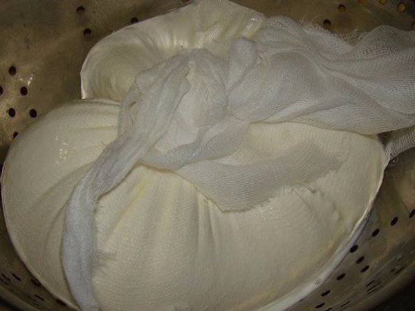 МАСКАРПОНЕ В ДОМАШНИХ УСЛОВИЯХ.Получается очень нежным...ИНГРЕДИЕНТЫ: сметана 21% — 1 кг 500 гр. ... - 3