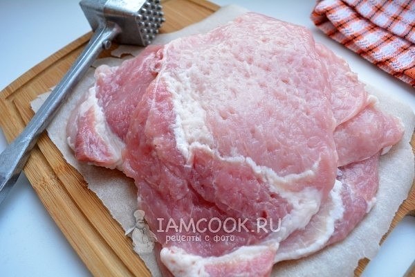 Рулетики из свинины с ананасами и сыром.Ингредиенты:Свиная вырезка с тонкой жировой прослойкой - 1 ... - 3