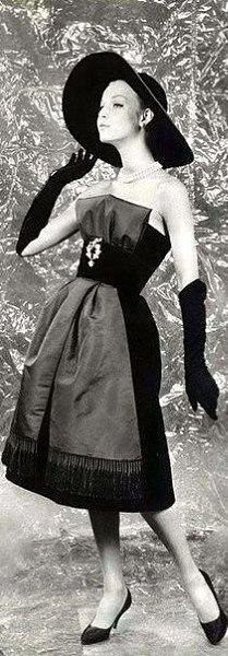  Nina Ricci, 1950-. - 5
