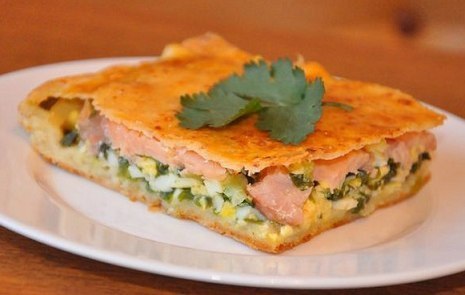 Рыбный пирог получается как торт. Очень красивый на вид и очень вкусный. Рыба в пироге получается ...