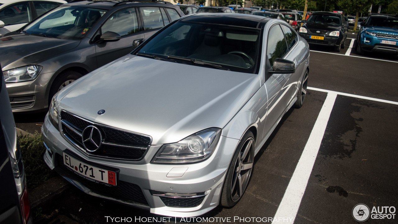 Mercedes-Benz - 15  2016  05:27