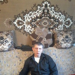 Олег, 55, Болохово