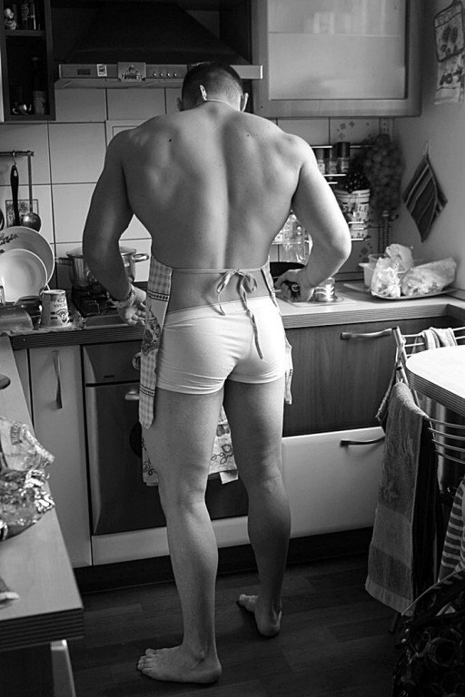 Зашла к новой соседке за... Забыла зачем зашла